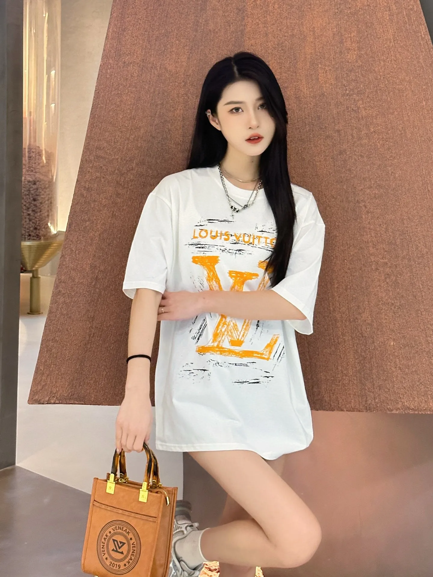 Louis Vuitton/ logo
